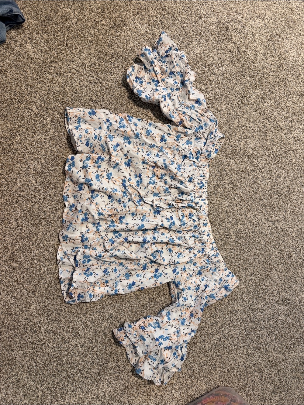 Forever 21 White Floral Off-Shoulder Blouse with Blue and Tan Flowers